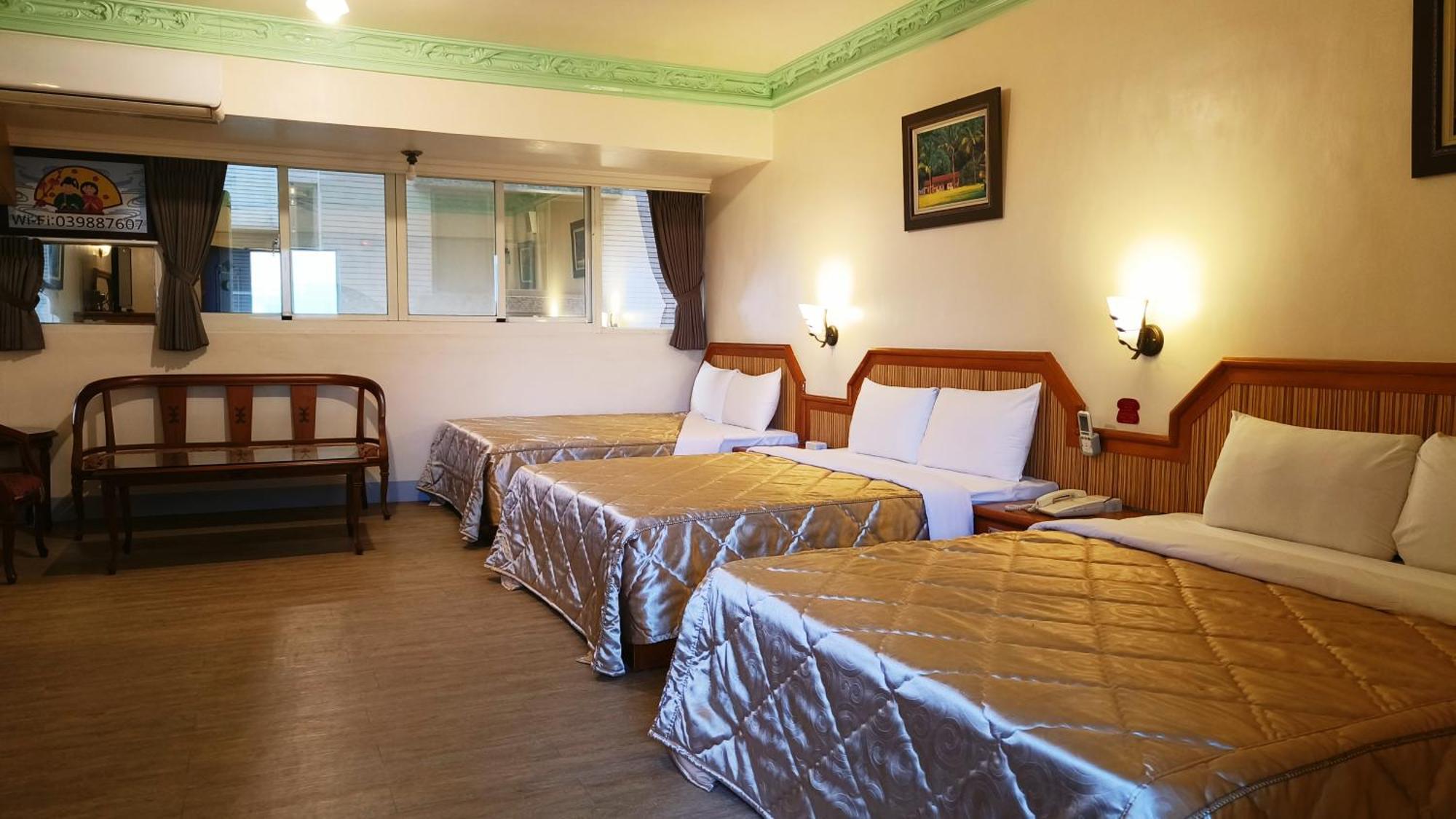 Longchi Hot-Spring Hotel Джиаоси Екстериор снимка