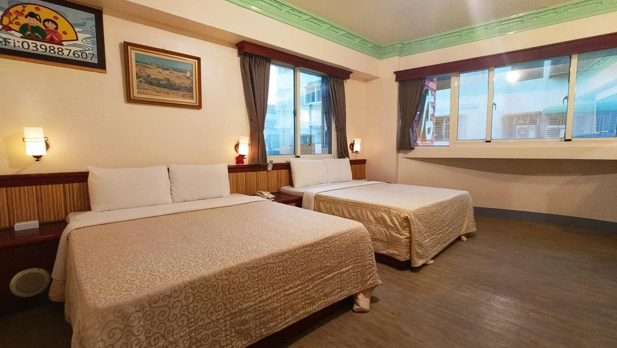 Longchi Hot-Spring Hotel Джиаоси Екстериор снимка